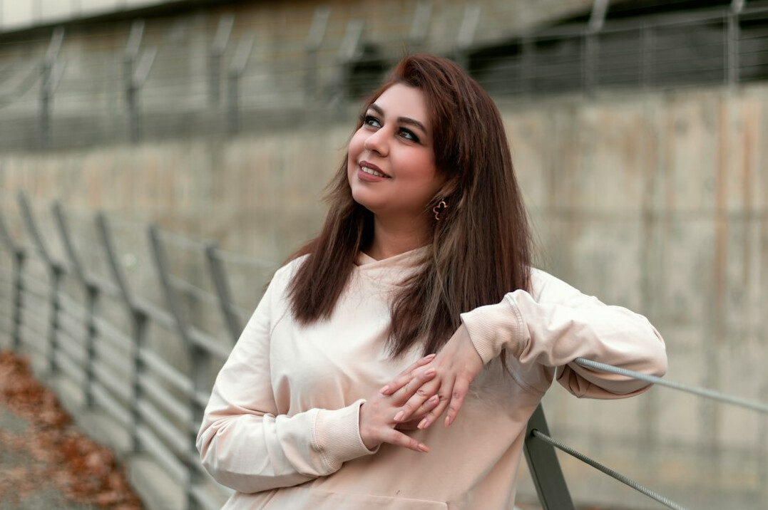 Portrait of a smiling woman with brown hair